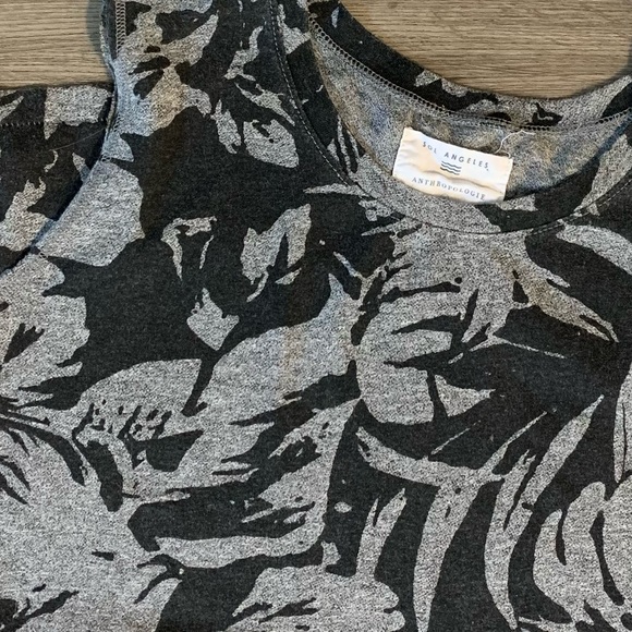 ANTHROPOLOGIE ♡ Sol Angeles X Anthropologie Black Tropical Leaf Tank Top - Picture 6 of 7